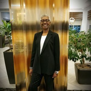 Meet your Posher, Brenda